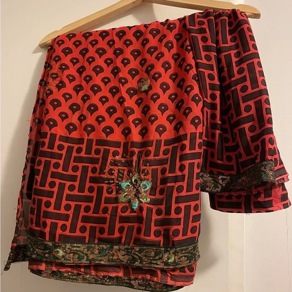 Georgette Saree - Picture 1 of 3